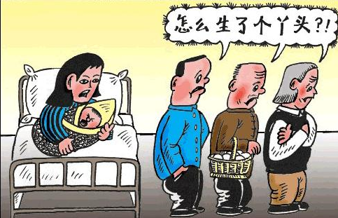 不写作业被妈妈批评 男孩委屈报警,当110成了亲子关系的裁判员 不写作业被妈妈批评 男孩委屈报警,当110成了亲子关系的裁判员